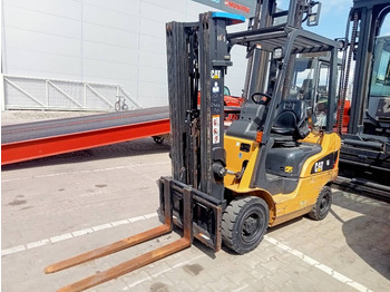 LPG forklift CATERPILLAR GP