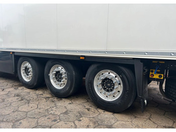 Refrigerator semi-trailer SCHMITZ