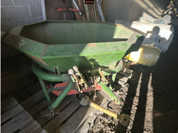 Fertilizer spreader