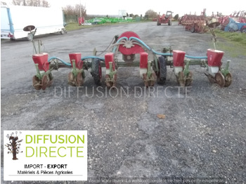 Precision sowing machine
