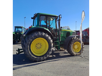 Farm tractor JOHN DEERE 6820