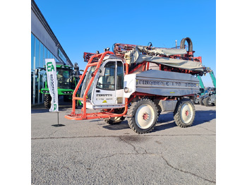 Self-propelled sprayer