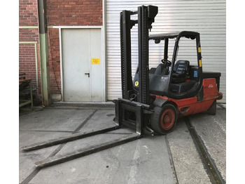 Electric forklift LINDE