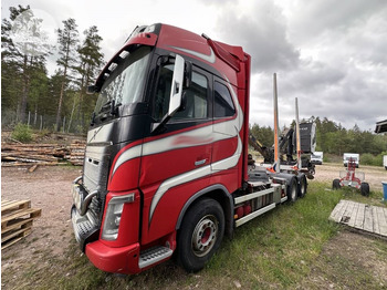 Log truck VOLVO FH16 750