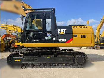 Crawler excavator CATERPILLAR 320D: picture 4