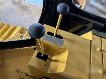 Bulldozer CATERPILLAR D4C: picture 5