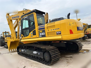 Crawler excavator KOMATSU PC240 LC-8: picture 2