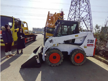 Skid steer loader BOBCAT S130: picture 4