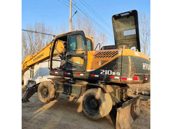 Wheel excavator HYUNDAI