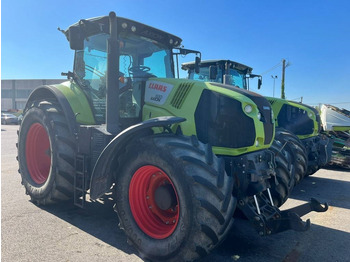Farm tractor CLAAS Axion 830