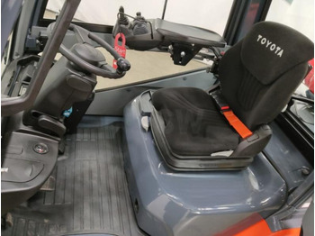 LPG forklift Toyota Tonero fenwick: picture 3