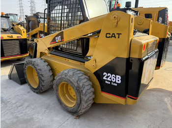 Skid steer loader CATERPILLAR 226
