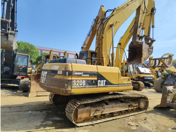Crawler excavator CATERPILLAR 320B: picture 2
