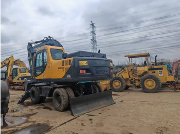 Wheel excavator VOLVO
