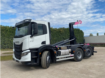 Hook lift truck IVECO X-WAY