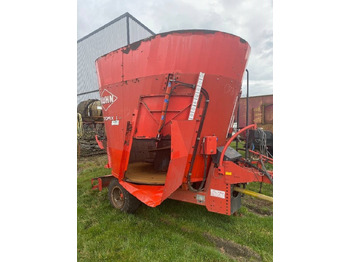 Forage mixer wagon KUHN
