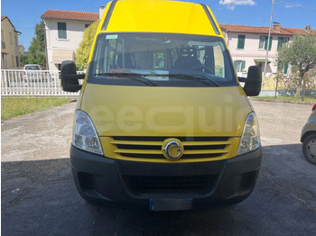 School bus Iveco Daily: picture 2