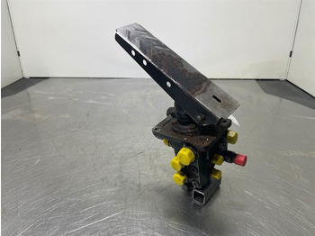 Cab and interior for Construction machinery O & K L25.5-Safim 191826/FP3-Brake pedal/Bremspedal: picture 2 Cab and interior for Construction machinery O & K L25.5-Safim 191826/FP3-Brake pedal/Bremspedal: picture 2