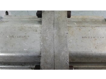 Hydraulics Sauer Sundstrand SNP3/22SSC47/4E - Gearpump/Zahnra: picture 3