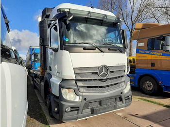 Container transporter/ Swap body truck Mercedes-Benz ACTROS 1842: picture 2