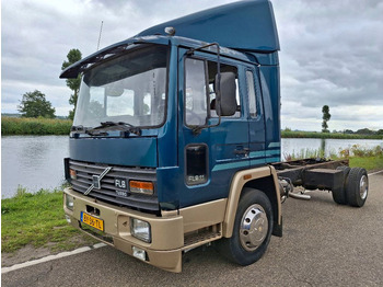 Cab chassis truck VOLVO FL