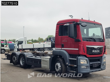 Container transporter/ Swap body truck MAN TGS 26.320 6X2 BDF ADR Lift+lenkasche Automatic Euro 6: picture 3