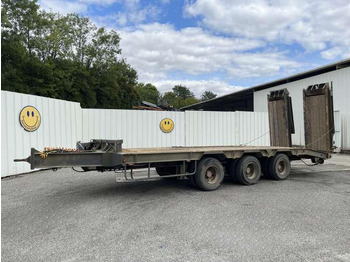 Low loader semi-trailer