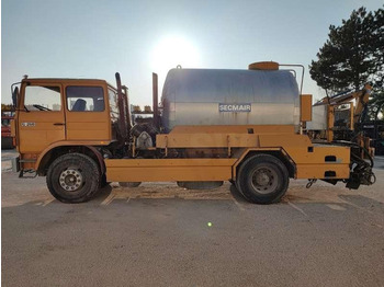 Asphalt distributor Renault G260: picture 4