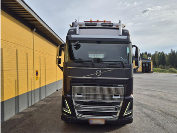 VOLVO FH 750 8x4 / 2 lifted axles / timber truck leasing VOLVO FH 750 8x4 / 2 lifted axles / timber truck: picture 5