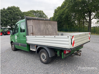 Dropside/ Flatbed truck 2015 Volkswagen Crafter 4x2 Crew Cab Flatbed Truck: picture 3