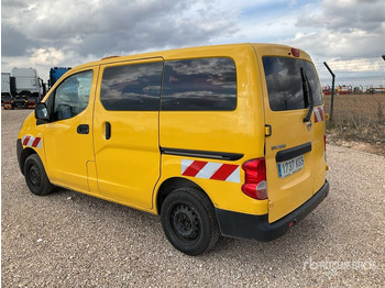 Minibus NISSAN