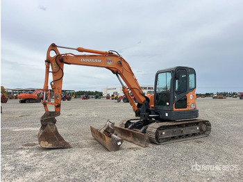 Crawler excavator 2009 Doosan DX80R Tracked Excavator: picture 2