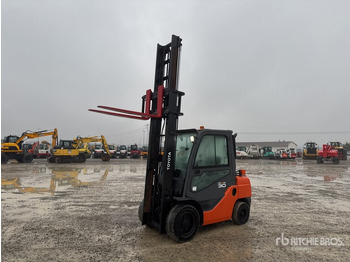 Forklift TOYOTA FDF 30