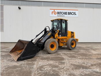 Wheel loader JCB 411