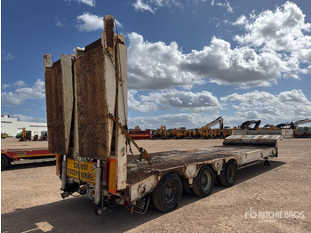 Low loader semi-trailer 2007 Castera 3SS34T Tri/A Semi-Remorque Porte-Engin ... Lowboy Trailer: picture 3