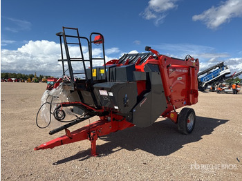 Forage mixer wagon KUHN