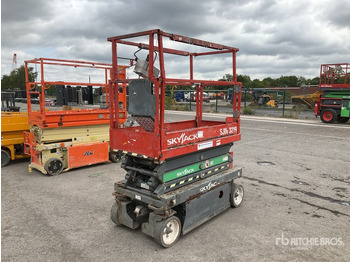 Scissor lift SKYJACK