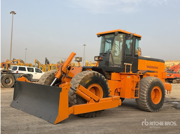 Bulldozer 2010 Yutong GQ320A: picture 2