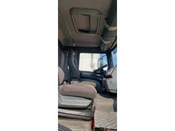 Interior photo 1: Tank truck MAN HS 26 FNLC