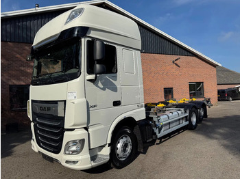 Container transporter/ Swap body truck DAF XF 480