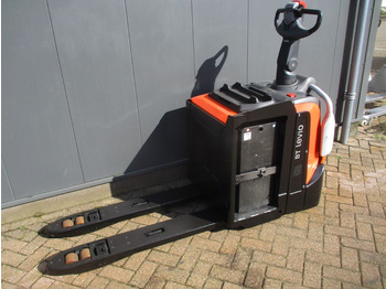 Pallet truck Toyota LPE 200: picture 2