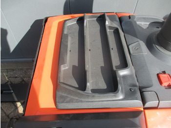 Pallet truck Toyota LPE 200: picture 5
