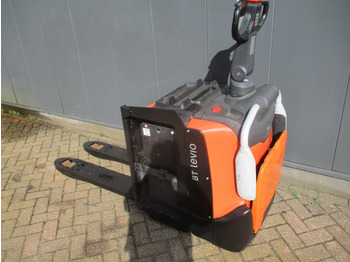 Pallet truck Toyota LPE 200: picture 3