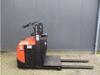 Order picker TOYOTA