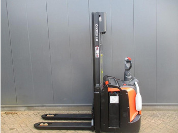 Stacker TOYOTA