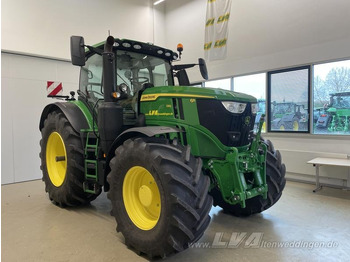 Farm tractor John Deere 6R 230: picture 3