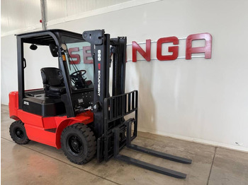 Electric forklift