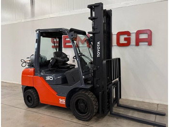 LPG forklift TOYOTA FGF 30