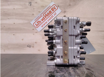 Hydraulic valve for Construction machinery Hitachi 4695888: picture 2