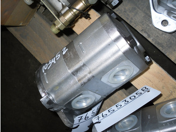 Steering pump NEW HOLLAND